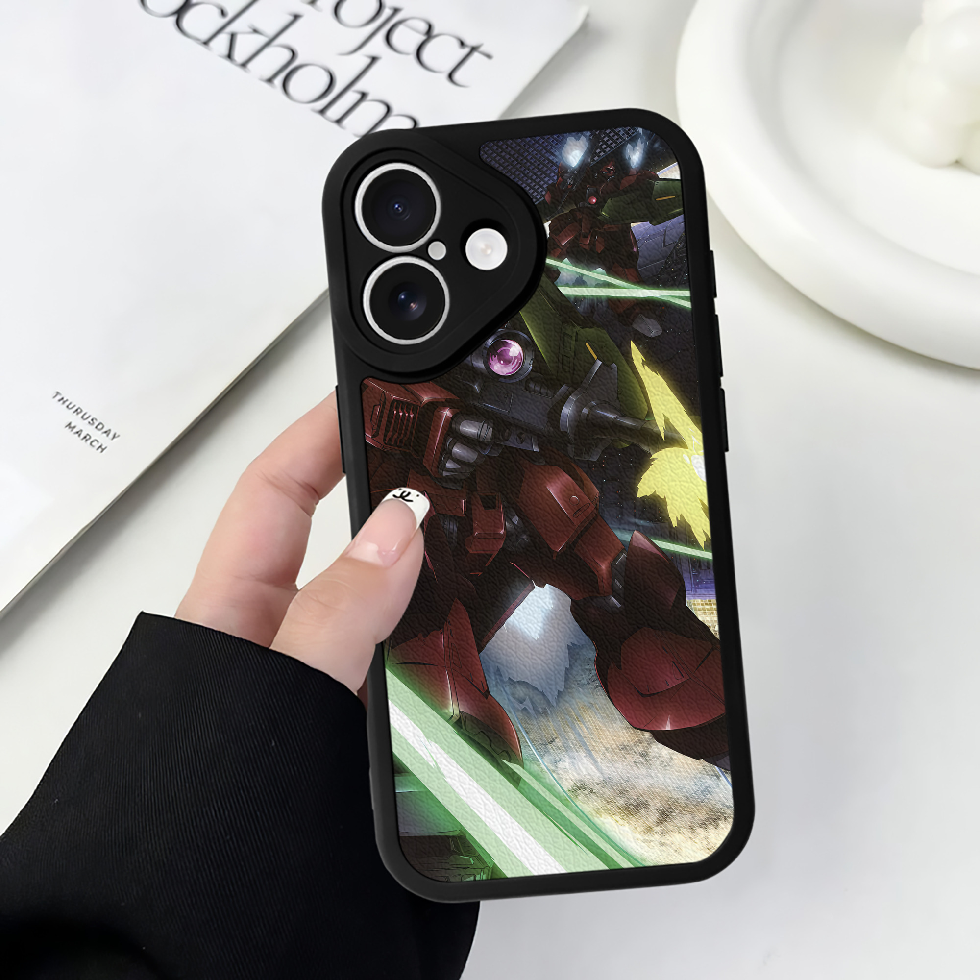 （画像用） 機動戦士ガンダム Mobile Suit Gundam 【iPhone 16シリーズ対応】シリコンスマホケース（レザー調） 材質：シリコン